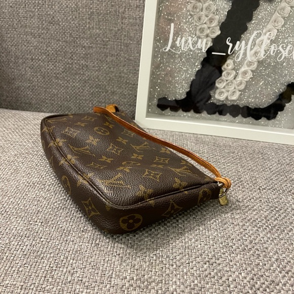 SOLD Authentic Louis Vuitton Pochette Accessoires - Picture 8 of 11